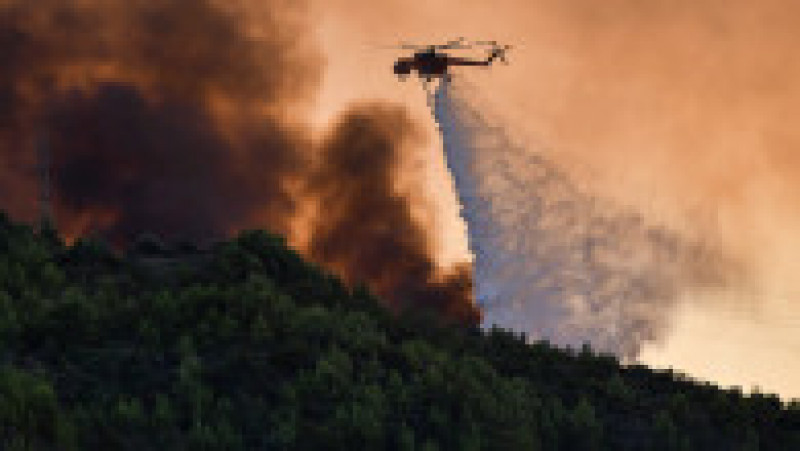 Riscul de incendii de pădure a rămas „extrem de ridicat” luni din cauza valului de căldură şi a vântului puternic. Foto: Profimedia Images | Poza 4 din 13