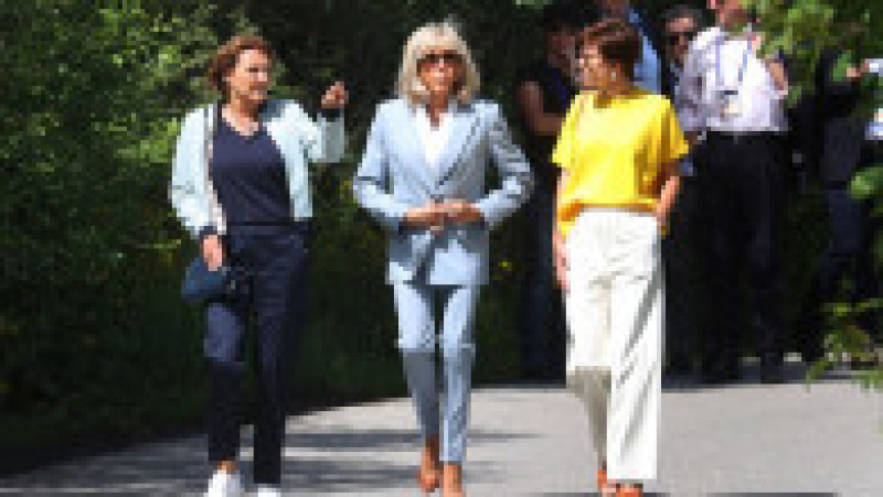 Britta Ernst, la plimbare cu Brigitte Macron și Amelie Derbaudrenghien, partenera președintelui Consiliului UE Foto: Profimedia Images | Poza 9 din 25