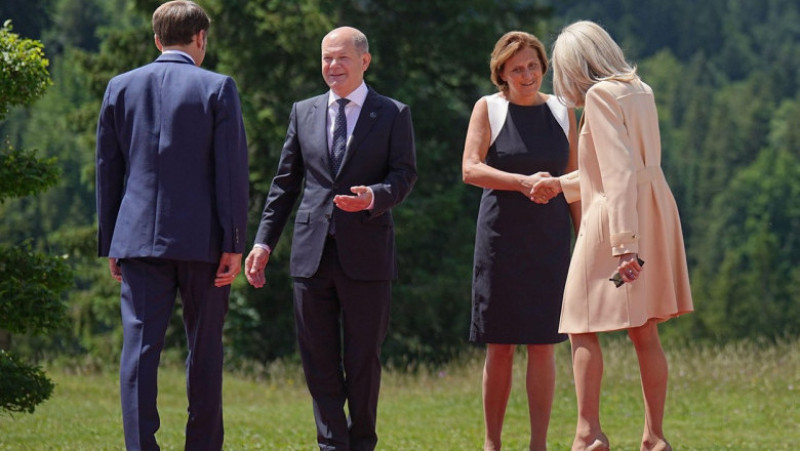 Olaf Scholz și Britta Ernst îi primesc pe soții Macron la summitul G7 Foto: Profimedia Images