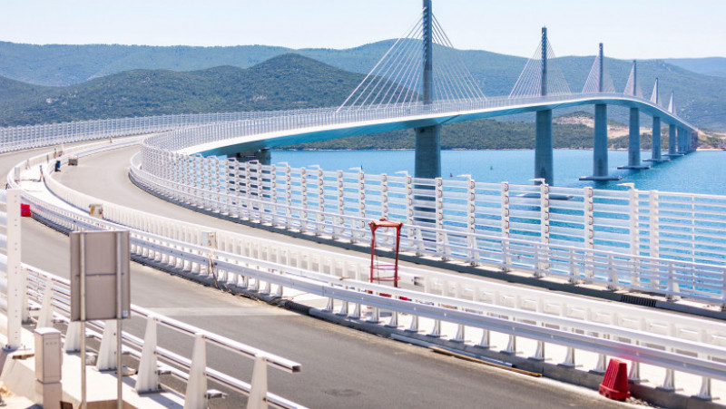 Croaţia inaugurează un pod de importanță crucială spre Dubrovnik, care ocoleşte Bosnia. FOTO: Profimedia Images
