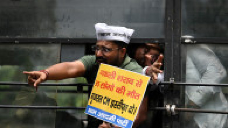 În fața sediului Partidului Bharatiya Janata (Partidul Poporului Indian), în Delhi, al premierului Modi proteste au izbucnit după tragedie. Foto-Profimedia | Poza 31 din 36