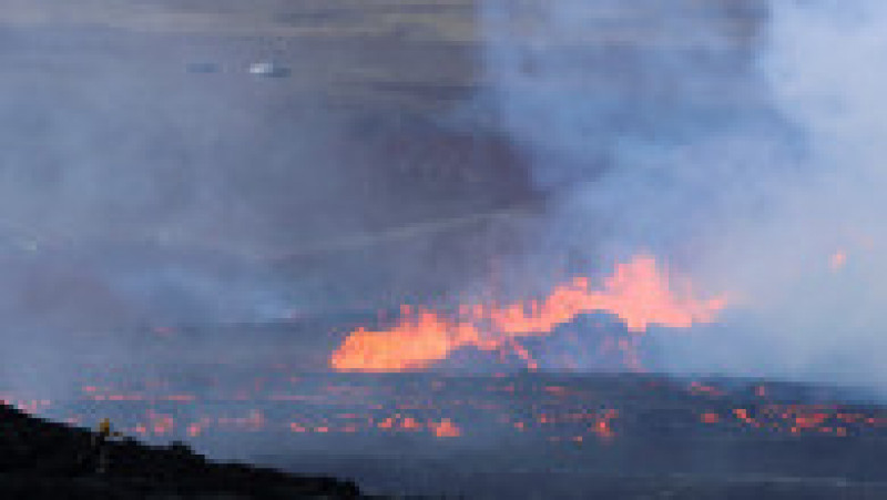 Fisura, din care ies jeturi de lavă, se află la aproximativ 40 de kilometri de Reykjavik. Foto: Profimedia Images | Poza 10 din 12