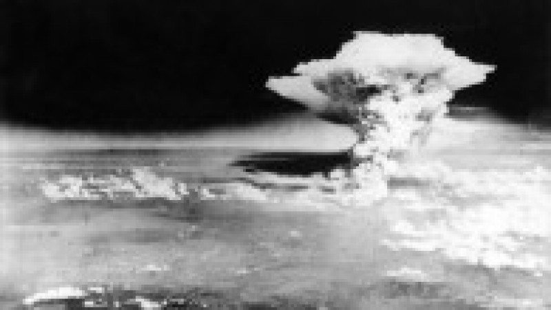 Pe 6 august 1945 avionul american Enola Gay a lansat bomba nucleară "Little boy" asupra orașului japonez Hiroshima. Trei zile mai târziu, bomba "Fat Man" a fost lansată asupra orașului Nagasaki, ducând la încheierea celui de-Al Doilea Război Mondial. Sursa foto: Profimedia Images | Poza 7 din 24
