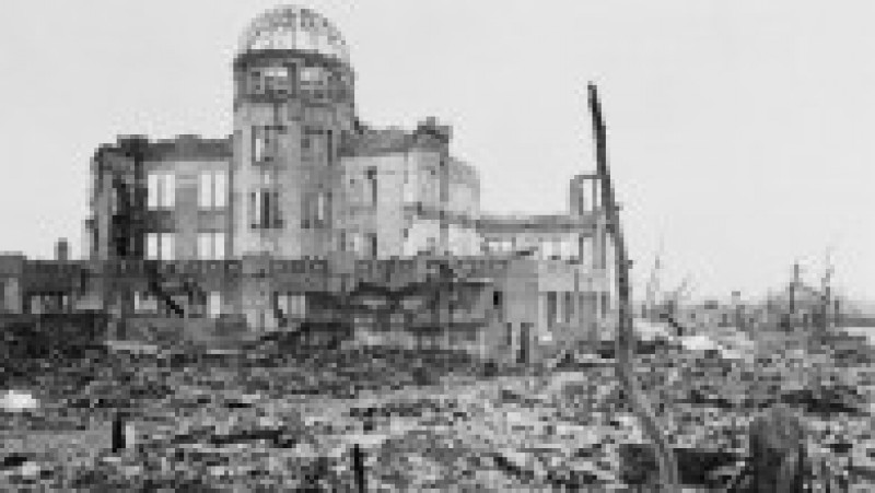 Pe 6 august 1945 avionul american Enola Gay a lansat bomba nucleară "Little boy" asupra orașului japonez Hiroshima. Trei zile mai târziu, bomba "Fat Man" a fost lansată asupra orașului Nagasaki, ducând la încheierea celui de-Al Doilea Război Mondial. Sursa foto: Profimedia Images | Poza 4 din 24