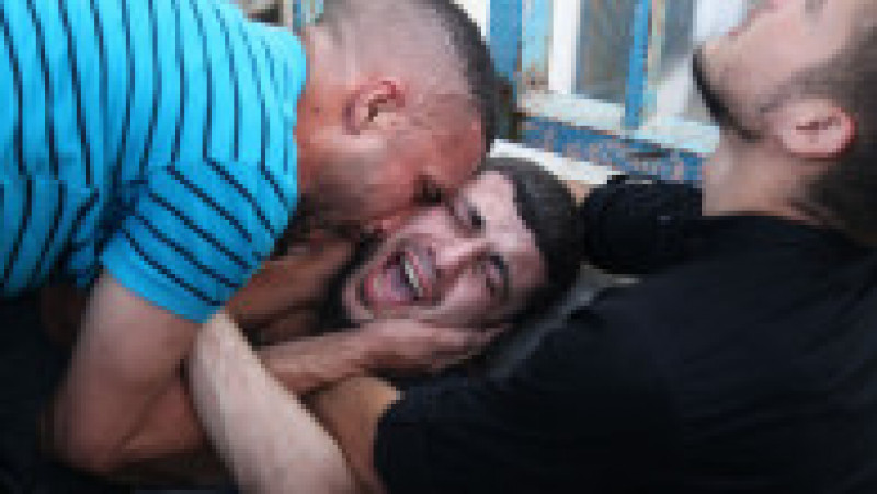 Palestinienii îl plâng pe Tayseer al-Jabari,comandant al Jihadului Islamic ucis într-un raid israelian Foto: Profimedia Images | Poza 1 din 14
