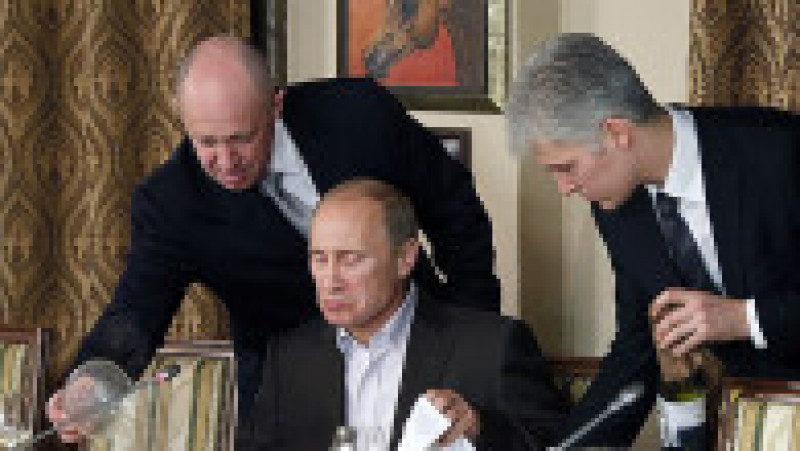 Evgheni Prigojin și Vladimir Putin într-o fotografie din 2011, când Putin era premier. Foto: Profimedia Images | Poza 9 din 9