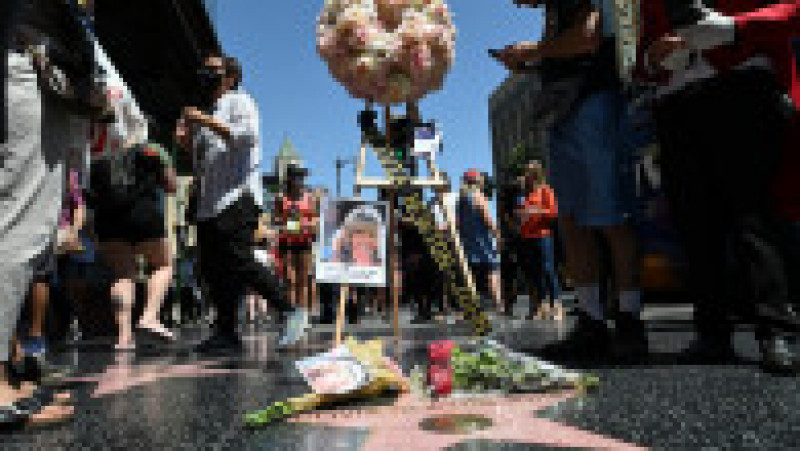 Val de omagii după moartea vedetei pop Olivia Newton-John. Foto: Profimedia Images | Poza 1 din 7
