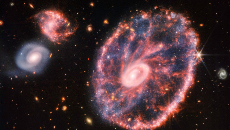 Capacitățile puternice infraroșu ale impresionantului telescop James Webb au permis fotografierea în detaliu a misterioase galaxii. Foto: NASA via Profimedia Images