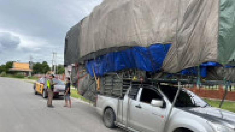 Un șofer din Thailanda și-a transformat camioneta în camion printr-o improvizație. Sursa: Profimedia Images | Poza 1 din 7