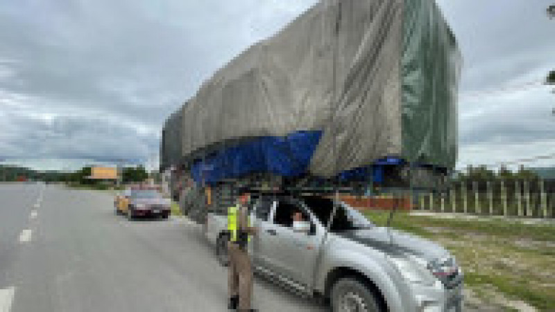 Un șofer din Thailanda și-a transformat camioneta în camion printr-o improvizație. Sursa: Profimedia Images | Poza 4 din 7