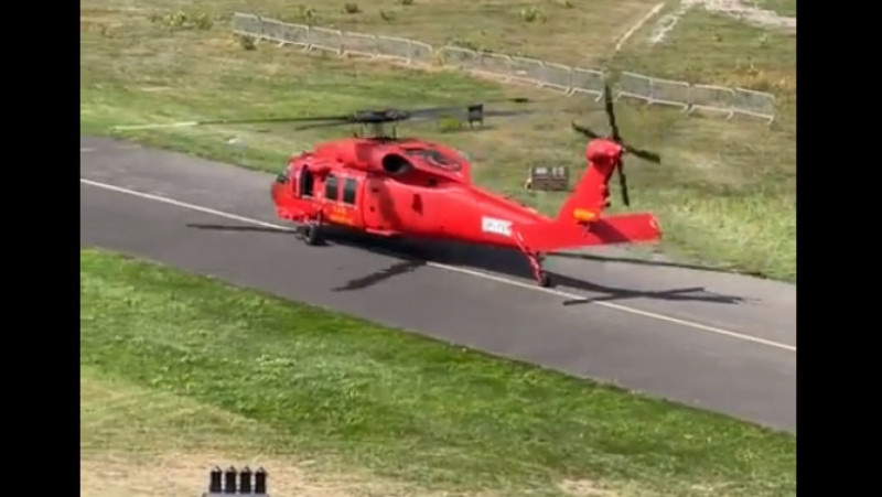 Primul elicopter Black Hawk cumpărat de România pentru intervenții în situații de urgență.
