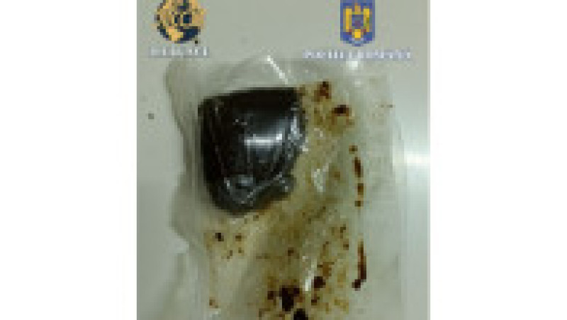 Polițiștii au găsit cocaină, ciuperci halucinogene și cannabis în corturile și mașinile unor participanți la un festival din Harghita. FOTO: Poliția Română | Poza 5 din 7