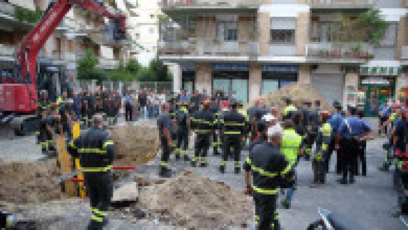 Operațiune de salvare de proporții la Roma, după ce patru hoți au fost blocați în tunelul pe care îl săpau ca să ajungă la o bancă FOTO: Profimedia Images | Poza 22 din 25