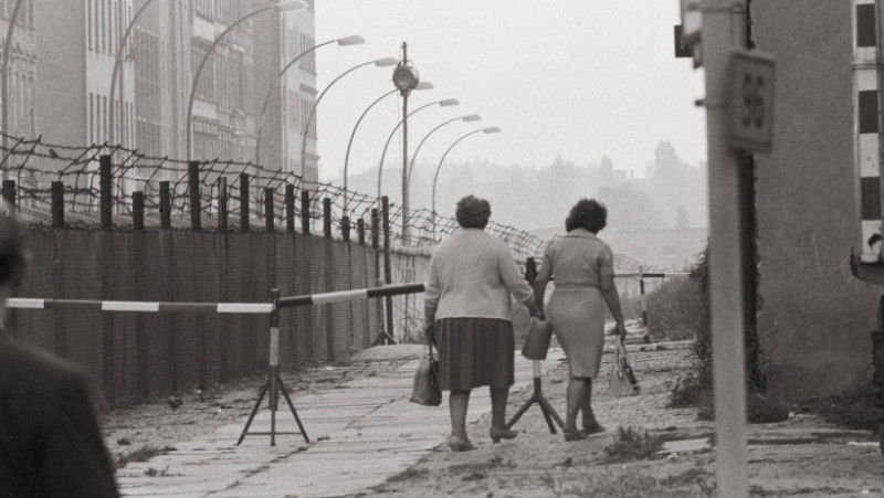 
Pe 13 august 1961 a început construcția Zidului Berlinului, care a împărțit capitala Germaniei în două vreme de zeci de ani. Sursa foto: Profimedia Images