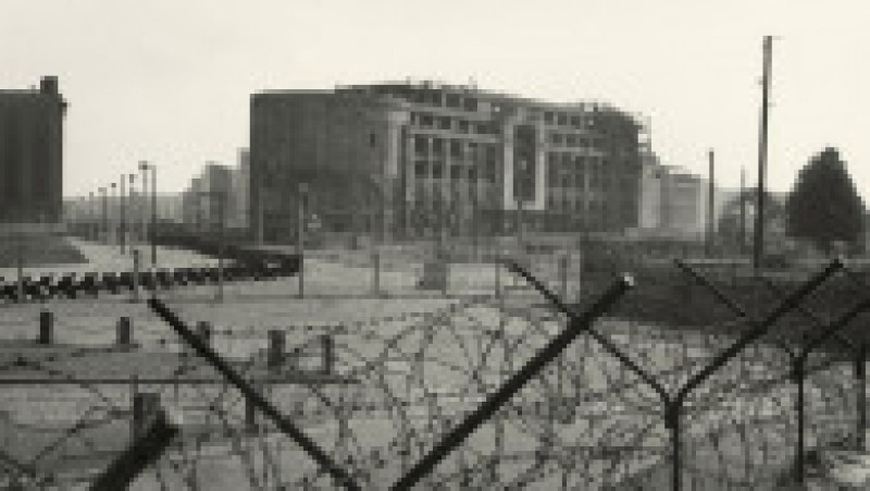 
Pe 13 august 1961 a început construcția Zidului Berlinului, care a împărțit capitala Germaniei în două vreme de zeci de ani. Sursa foto: Profimedia Images | Poza 12 din 38