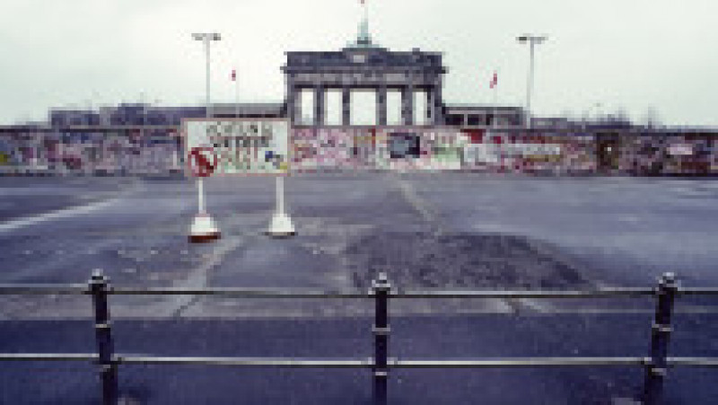 
Pe 13 august 1961 a început construcția Zidului Berlinului, care a împărțit capitala Germaniei în două vreme de zeci de ani. Sursa foto: Profimedia Images | Poza 38 din 38