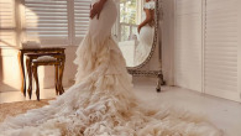 Jennifer Lopez a dezvăluit cum au arătat cele trei rochii de mireasă de la nunta cu Ben Affleck . FOTO: Profimedia Images | Poza 2 din 5