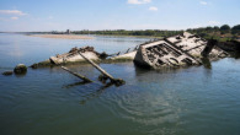Epavele fac parte din sutele de nave scunfundate în mod deliberat de forțele naziste în apele Dunării în 1944 în timp ce se retrăgeau din calea armatei sovietice. Captură foto: Twitter / @khalediskef | Poza 4 din 4