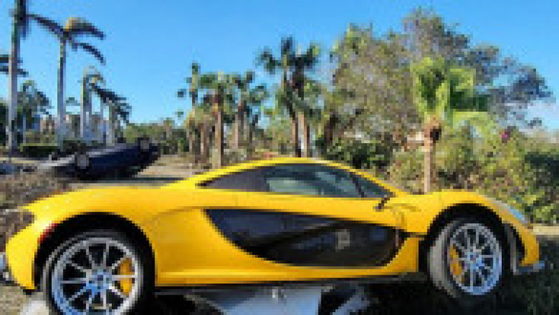 Mașină de lux McLaren în valoare de peste 1 milion de dolari „smulsă” din garaj în timpul uraganului din Florida | Poza 5 din 5