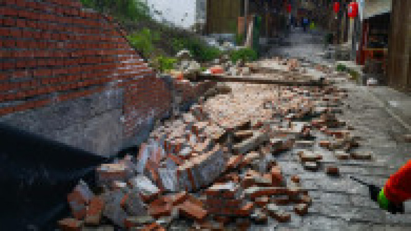 Cel puțin 65 de morți în urma cutremurului din China. Foto: Profimedia Images | Poza 5 din 7