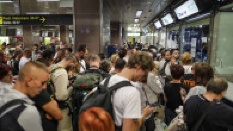 Haos pe Aeroportul Otopeni după ce Blue Air a anulat toate zborurile din România. FOTO: Inquam Photos / Octav Ganea | Poza 9 din 19