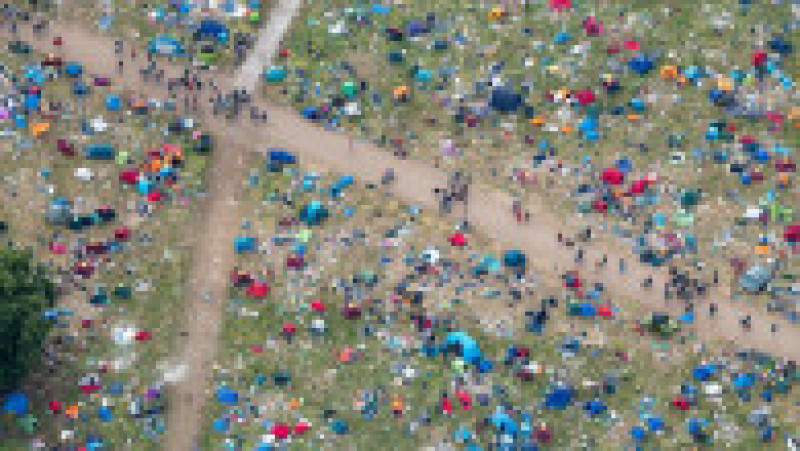 Imagini surprinse din dronă cu dezastrul lăsat în urmă de spectatori la Festivalul Reading din Anglia FOTO: Profimedia Images | Poza 8 din 33