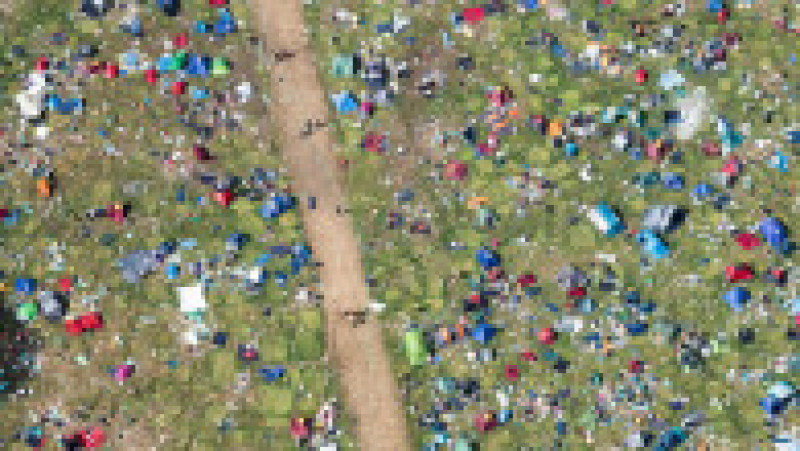 Imagini surprinse din dronă cu dezastrul lăsat în urmă de spectatori la Festivalul Reading din Anglia FOTO: Profimedia Images | Poza 28 din 33