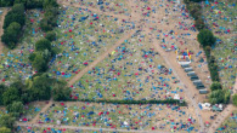 Imagini surprinse din dronă cu dezastrul lăsat în urmă de spectatori la Festivalul Reading din Anglia FOTO: Profimedia Images | Poza 32 din 33
