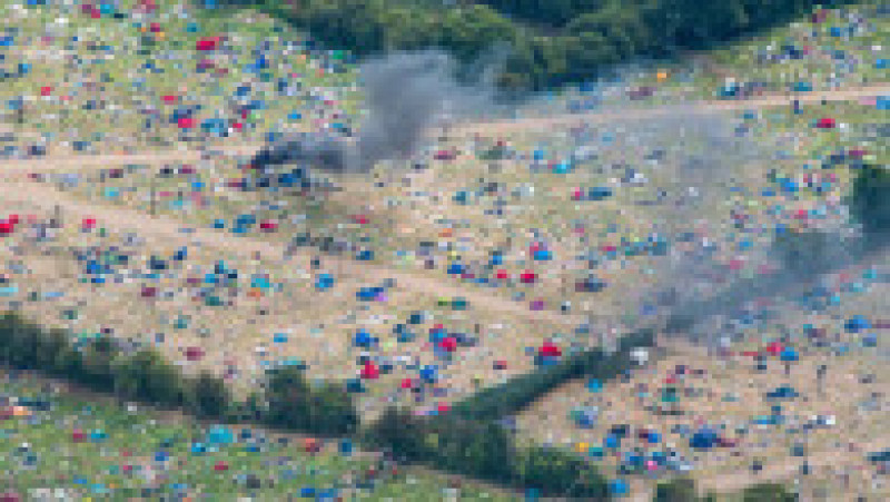 Imagini surprinse din dronă cu dezastrul lăsat în urmă de spectatori la Festivalul Reading din Anglia FOTO: Profimedia Images | Poza 24 din 33