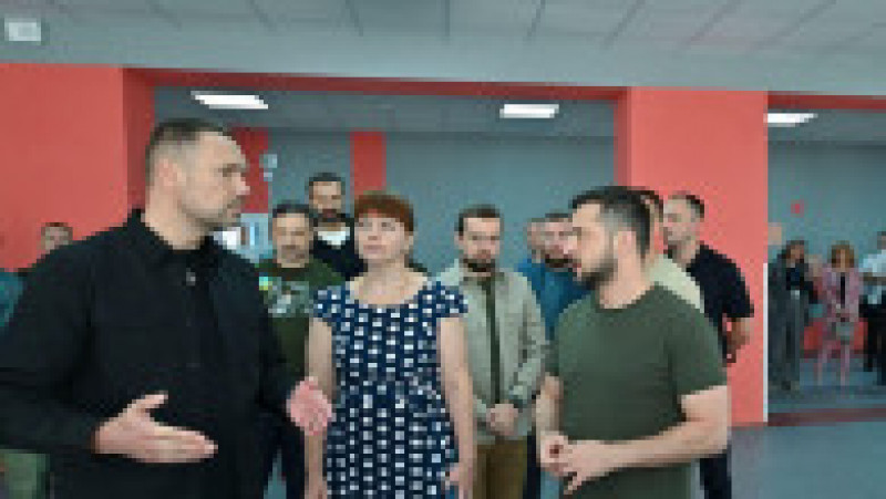 Președintele Volodimir Zelenski a venit la Irpin în prima zi de școală Foto: Profimedia Imaeges | Poza 6 din 24
