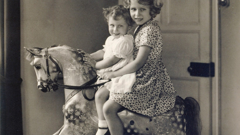 Regina Elisabeta a II-a a cultivat o iubire pentru cai în copilărie, pasiunea a crescut în fiecare an și s-a stins doar odată cu dispariția suveranei. Foto: Profimedia Images