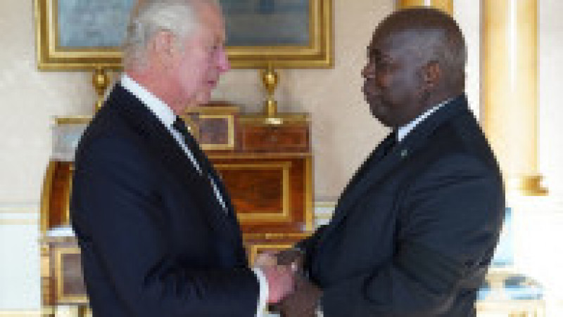 Regele Charles l-a primit pe premierul din Bahamas, Philip Davis. Foto: Profimedia Images | Poza 1 din 5