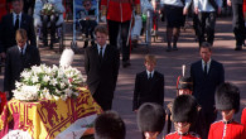 William și Harry, la înmormântarea Prințesei Diana. Foto: Profimedia | Poza 10 din 13