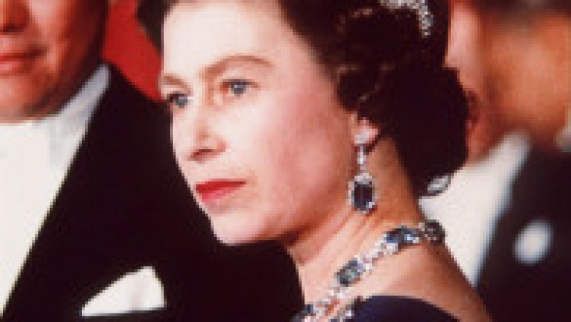 Regina Elisabeta a II-a a avut una dintre cele mai mari și mai valoroase colecții de coroane, diademe și tiare din lume. Foto: Profimedia | Poza 7 din 18