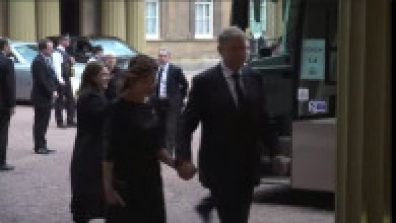 Președintele Klaus Iohannis sosește la Palatul Buckingham alături de prima-doamnă Carmen Iohannis Foto: captură video YT | Poza 10 din 81