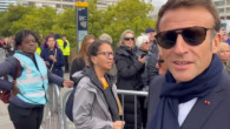 „Probabil cea mai puțin incognito persoană pe care am văzut-o”, au scris în glumă mai multe persoane despre Macron pe rețelele sociale. Captură video: Twitter / @pierloucaron | Poza 8 din 15