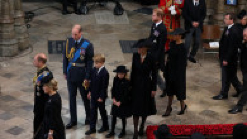 William și Harry nu s-au privit în ochi și au evitat orice interacțiune la înmormântarea Reginei Elisabeta. Foto: Profimedia | Poza 6 din 9