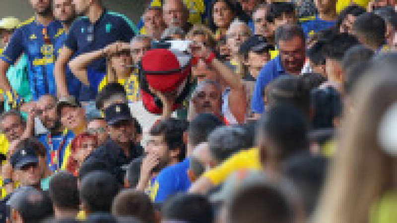 Un suporter a făcut infarct în timpul meciului Barcelona-Cadiz. Foto: Profimedia | Poza 5 din 11