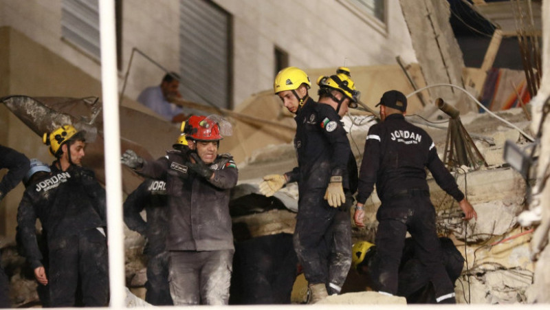 Cinci morţi şi 14 răniţi în prăbuşirea unei clădiri la Amman. Foto: Profimedia Images