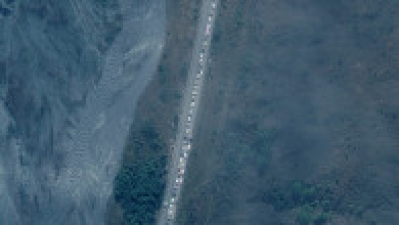 Imagine din satelit din 25 septembrie, cu rușii care încearcă să fugă din Rusia în Georgia. Foto: Profimedia Images | Poza 10 din 10