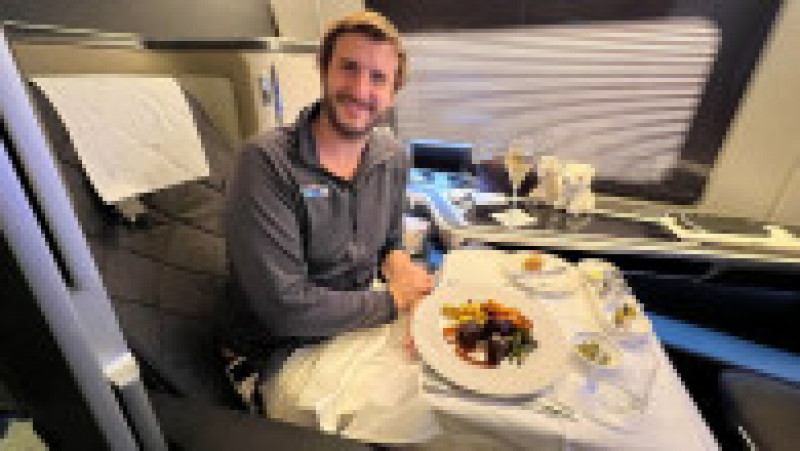 James Asquith a călătorit 6,5 milioane de kilometri, cu 2.000 de zboruri, ca să testeze mâncarea din avioane FOTO: Profimedia Images | Poza 25 din 31