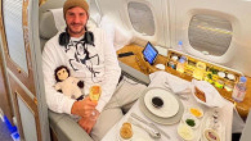 James Asquith a călătorit 6,5 milioane de kilometri, cu 2.000 de zboruri, ca să testeze mâncarea din avioane FOTO: Profimedia Images | Poza 2 din 31