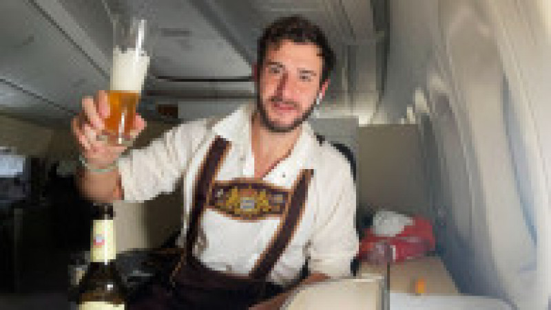 James Asquith a călătorit 6,5 milioane de kilometri, cu 2.000 de zboruri, ca să testeze mâncarea din avioane FOTO: Profimedia Images | Poza 17 din 31
