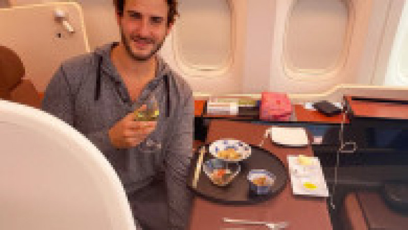 James Asquith a călătorit 6,5 milioane de kilometri, cu 2.000 de zboruri, ca să testeze mâncarea din avioane FOTO: Profimedia Images | Poza 8 din 31