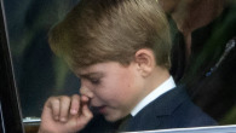 Cele mai emoționante imagini din ziua funeraliilor Reginei. Prințul George a fost surprins cand isi sterge lacrimile. FOTO: Profimedia Images | Poza 17 din 22