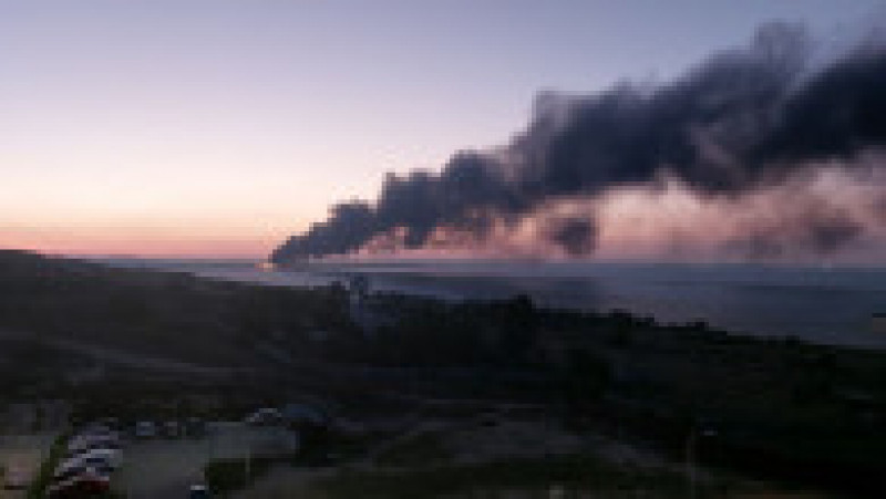 Explozie pe podul strategic de peste strâmtoarea Kerci, care leagă Crimeea de Rusia. Foto: Profimedia Images | Poza 30 din 44