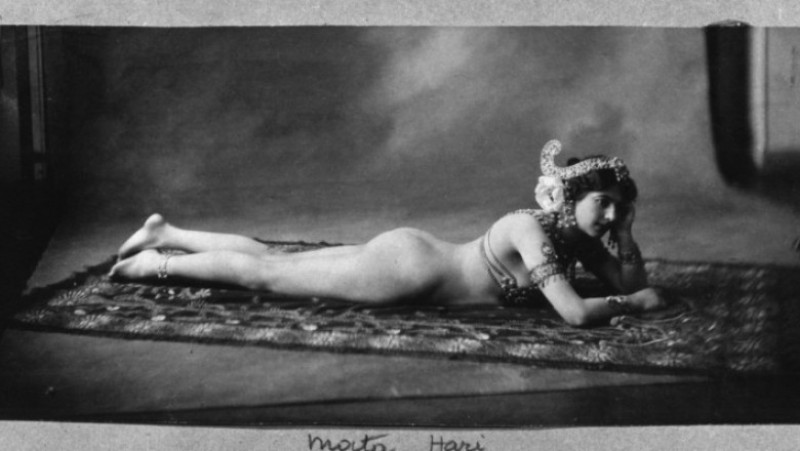 Hari s-a făcut cunoscută în Europa fiind dansatoare exotică, curtezană şi spioană în serviciul Germaniei în timpul Primului Război Mondial. Foto: Profimedia Images
