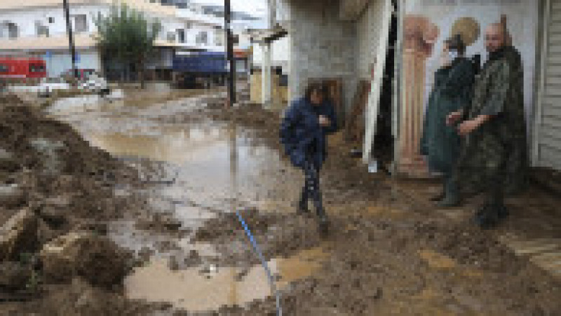 Un bărbat a fost găsit mort în regiunea Heraklion, de pe insula elenă Creta, în timp ce alte două persoane au fost date dispărute. Foto: Profimedia Images | Poza 14 din 16