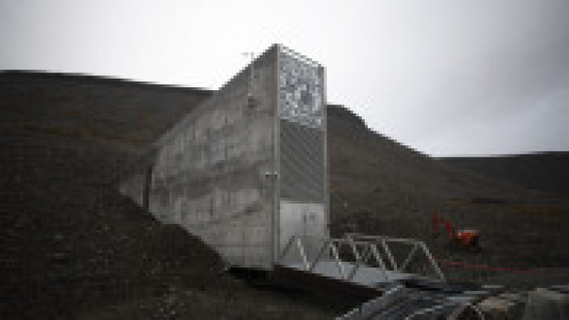Aspectul de portal către altă lume i-a adus celebritate construcției din îndepărtatul arhipelag Svalbard. Foto: Profimedia | Poza 2 din 12
