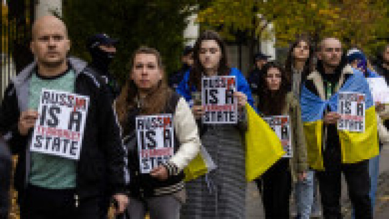 Mai multe ONG-uri au organizat un referendum fictiv privind "anexarea" ambasadei Rusiei la Varşovia. FOTO: Profimedia Images | Poza 1 din 8